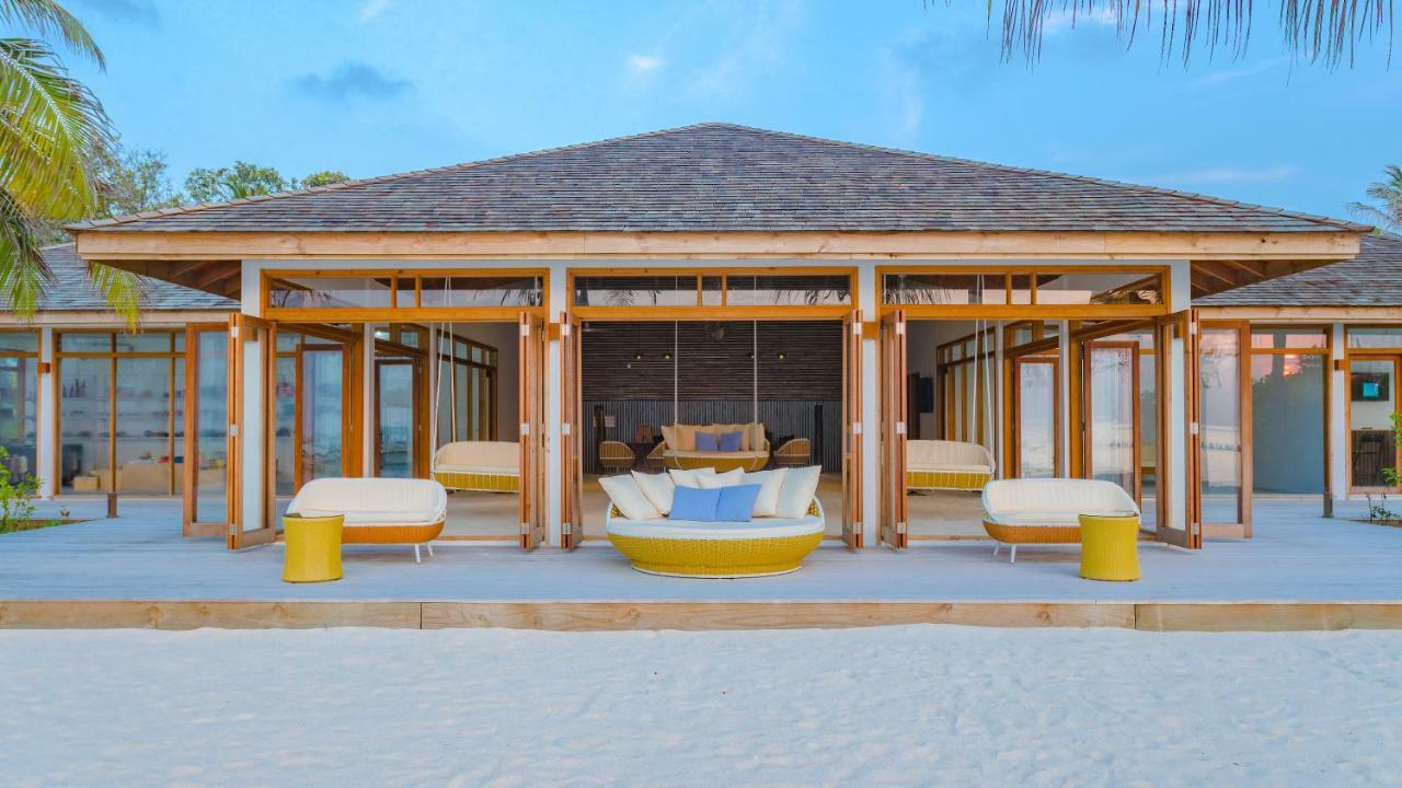 Innahura Maldives Resort Kurendhoo Bagian luar foto