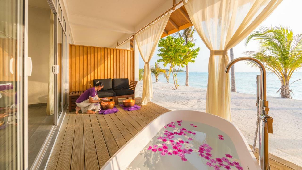 Innahura Maldives Resort Kurendhoo Bagian luar foto