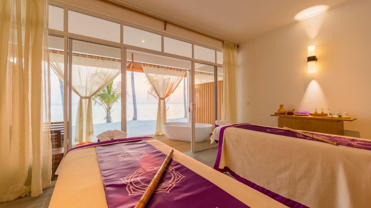 Innahura Maldives Resort Kurendhoo Bagian luar foto